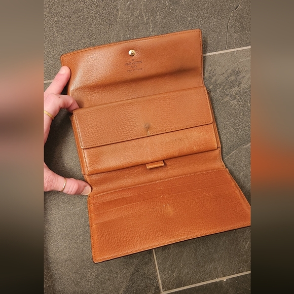 Vintage Louis Vuitton Wallet - Picture 4 of 5